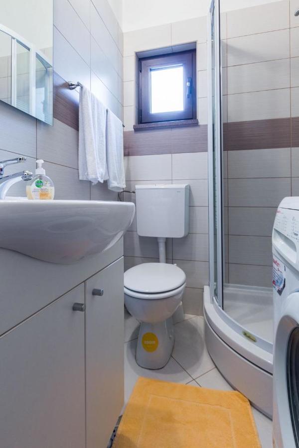 Appartement Apartman Bojana à Starigrad Paklenica Extérieur photo