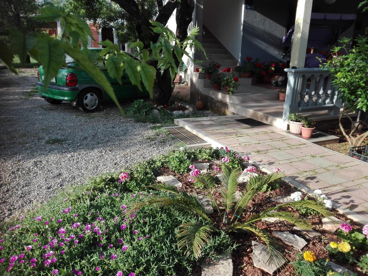 Appartement Apartman Bojana à Starigrad Paklenica Extérieur photo